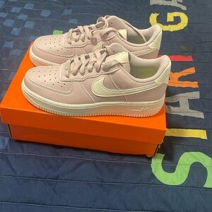 Woman Air Force 1 platinum violet/sail